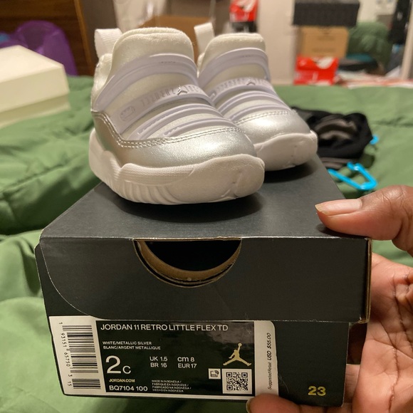 Jordan 11 - Picture 2 of 5